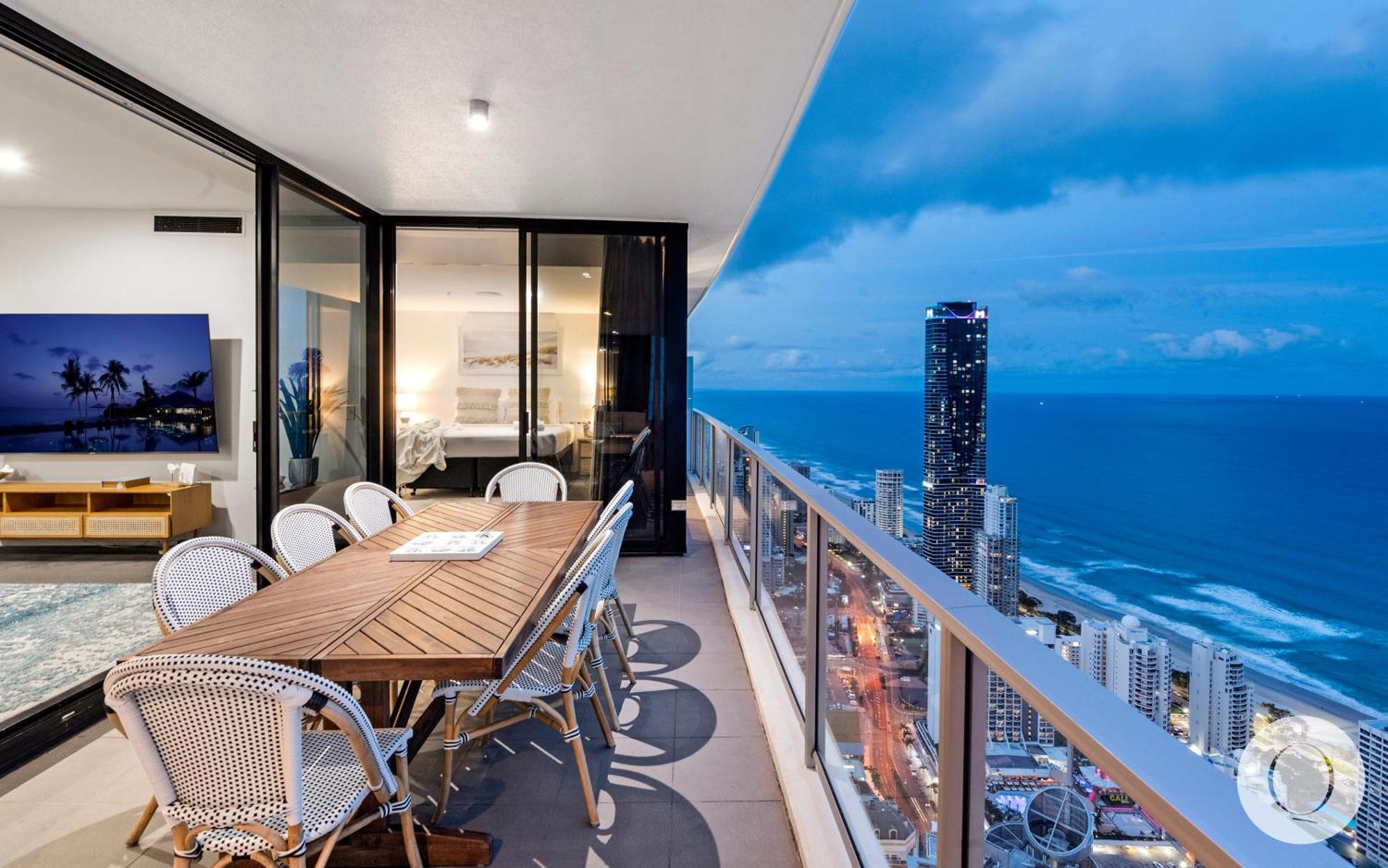 Circle On Cavill Surfers Paradise Mid Week Madness Deal - Q Stay Gold Coast Exterior photo