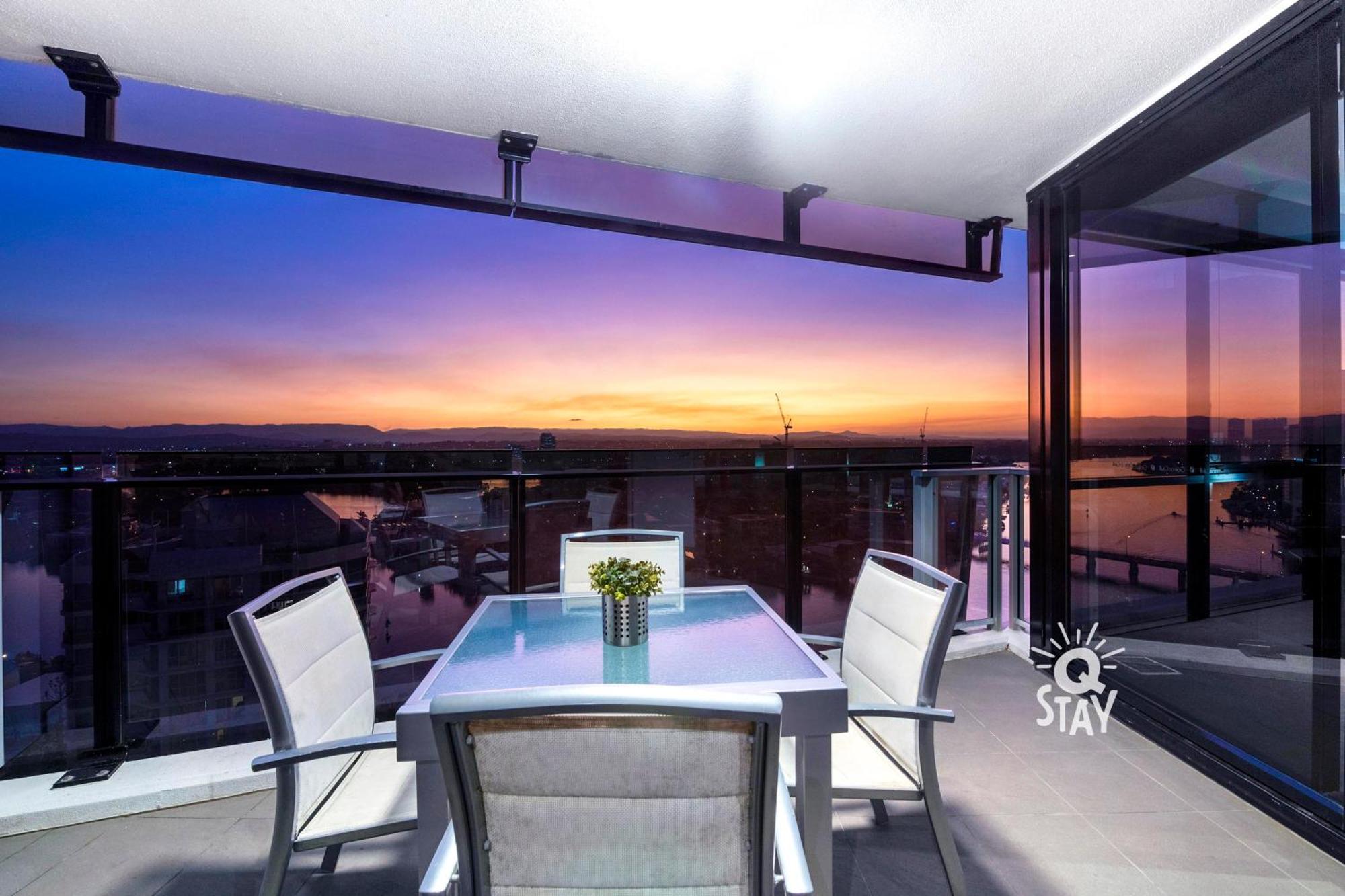 Circle On Cavill Surfers Paradise Mid Week Madness Deal - Q Stay Gold Coast Exterior photo